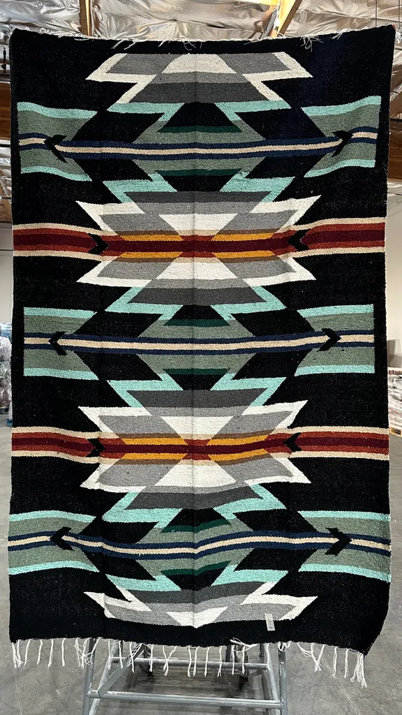 Mojave Design Blanket (Black)